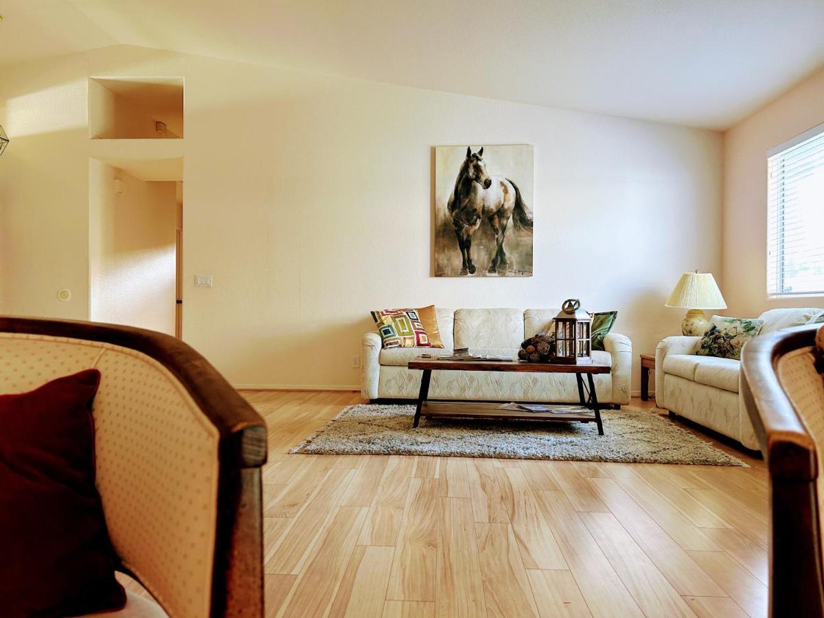 Golden Saddle Suite With Tv And Private Bathroom Гемет Екстер'єр фото