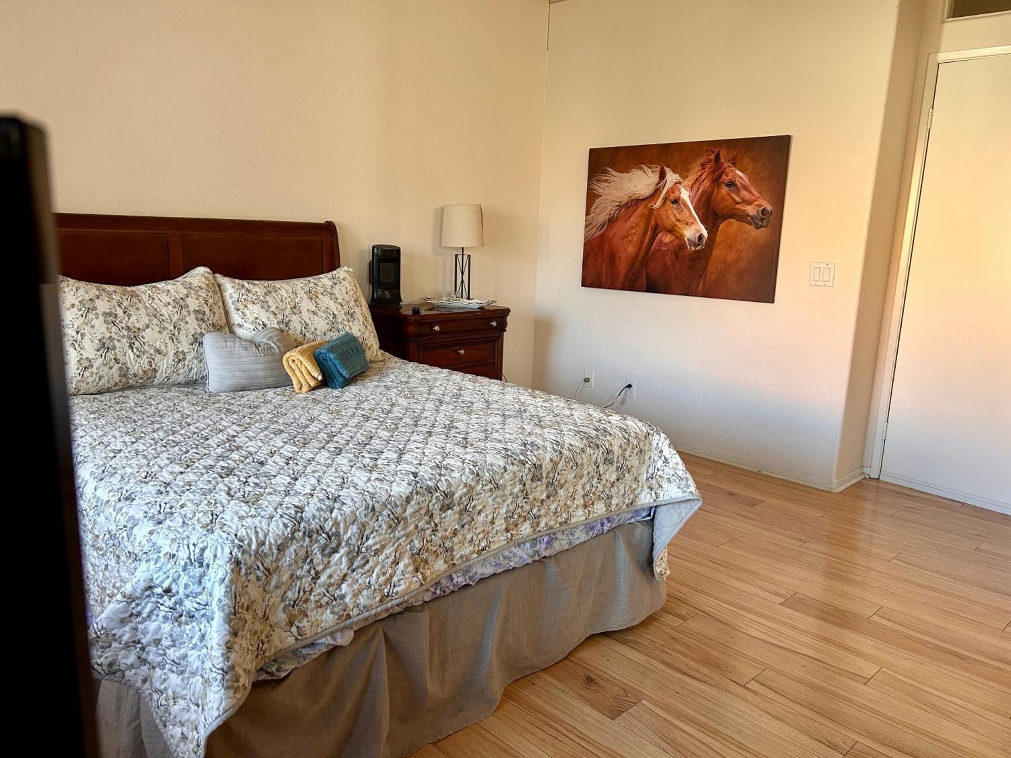 Golden Saddle Suite With Tv And Private Bathroom Гемет Екстер'єр фото